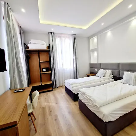 Hotel House K21 *